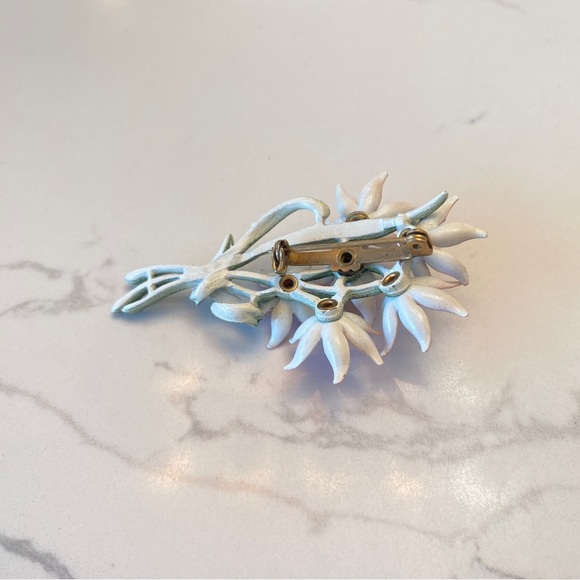 Vintage Enamel & metal pin and clip earring set - Picture 7 of 7